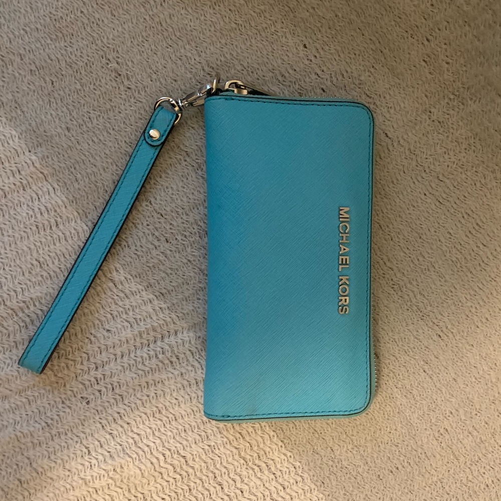 Michael Kors medium zipper wallet/ wristlet